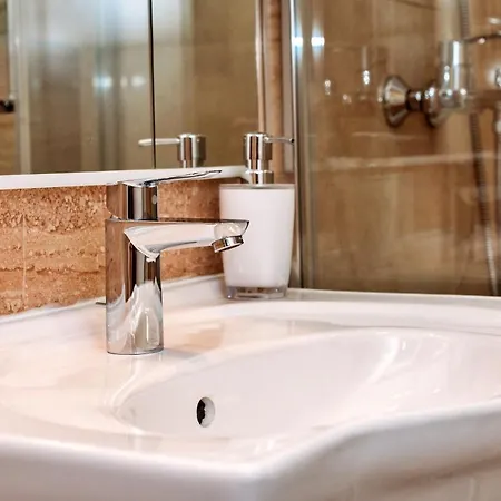 Centrooms Kovac1 3* ザダル