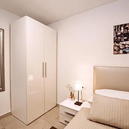 Centrooms Kovac1 3* ザダル