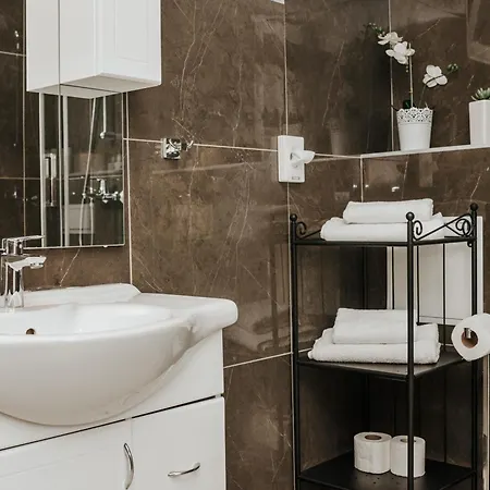 ゲストハウス Centrooms Kovac1